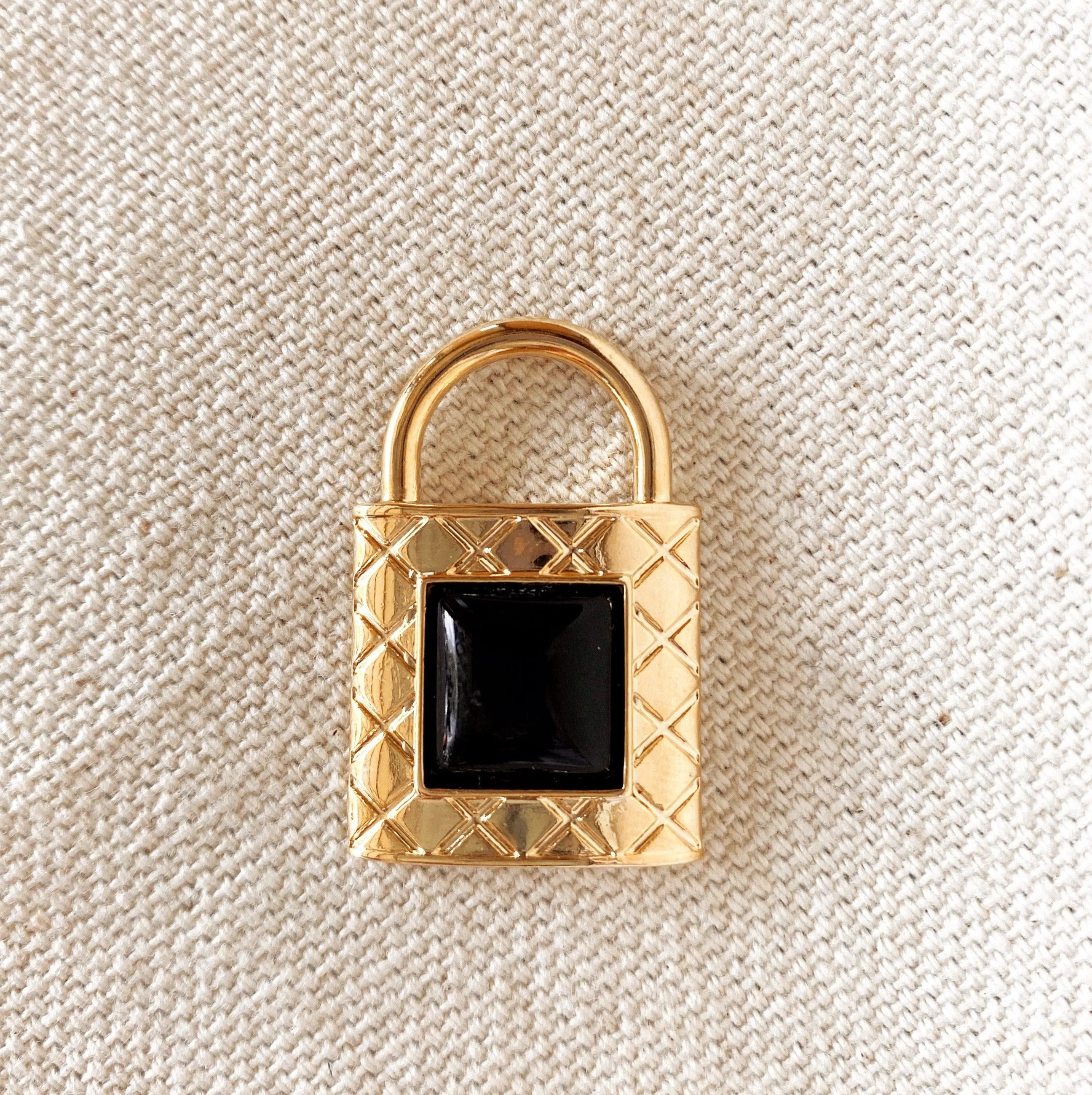 18k Gold Filled Diamond Cut Pattern Lock Pendant