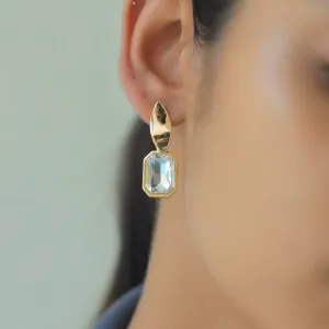 Elegant Gold-Toned Stud Earrings Featuring A Dazzling Square Rhinestone Drop.