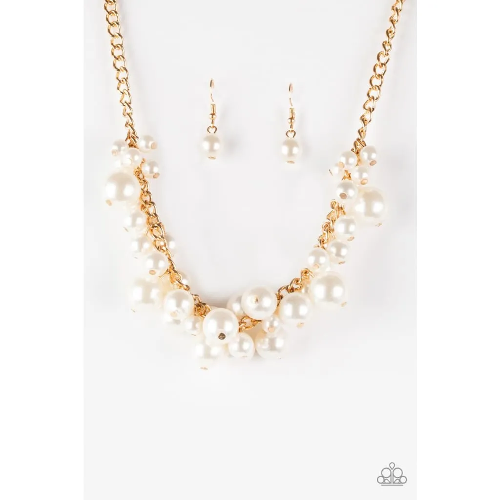 Paparazzi Glam Queen - Gold Pearl Necklace