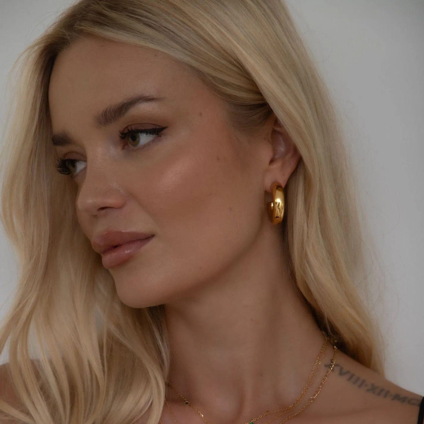 Regina Hoop Earrings