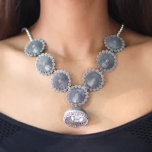 STATEMENT HANDCRAFTED ETHNIC SILVER-TONED CIRCULAR PENDANT ENGRAVED CHOKER NECKLACE