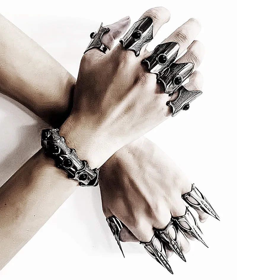 The Witch King's Adjustable Gauntlets